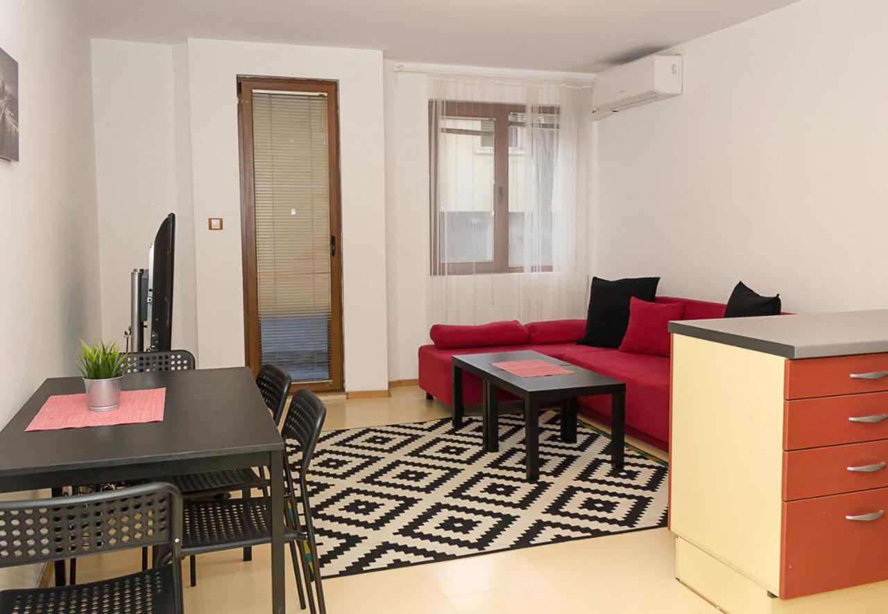 Red Square - Family Apartment In Varna Top Centre Экстерьер фото