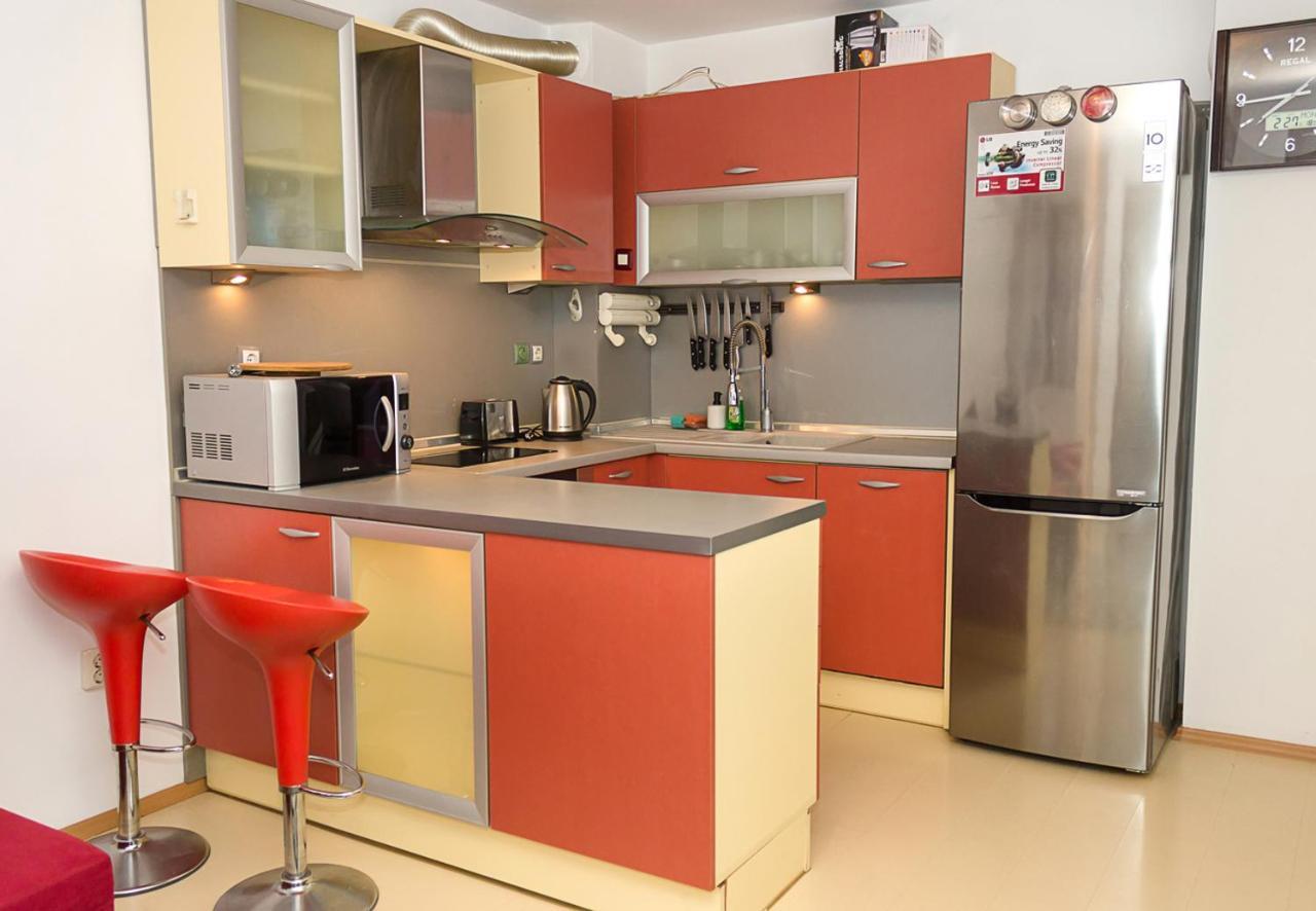 Red Square - Family Apartment In Varna Top Centre Экстерьер фото